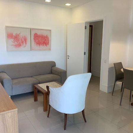 Flat Com 65 Metros; Sala; Duas Suites; Cozinha Recem-Reformado Рио-де-Жанейро Экстерьер фото