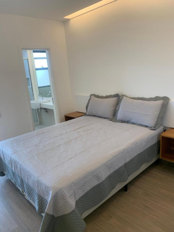 Flat Com 65 Metros; Sala; Duas Suites; Cozinha Recem-Reformado Рио-де-Жанейро Экстерьер фото