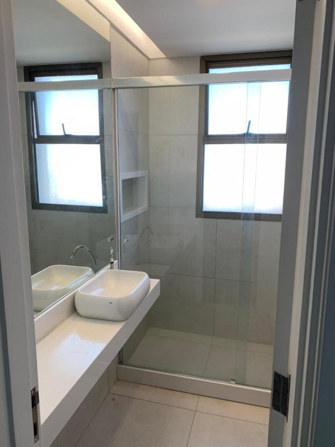 Flat Com 65 Metros; Sala; Duas Suites; Cozinha Recem-Reformado Рио-де-Жанейро Экстерьер фото